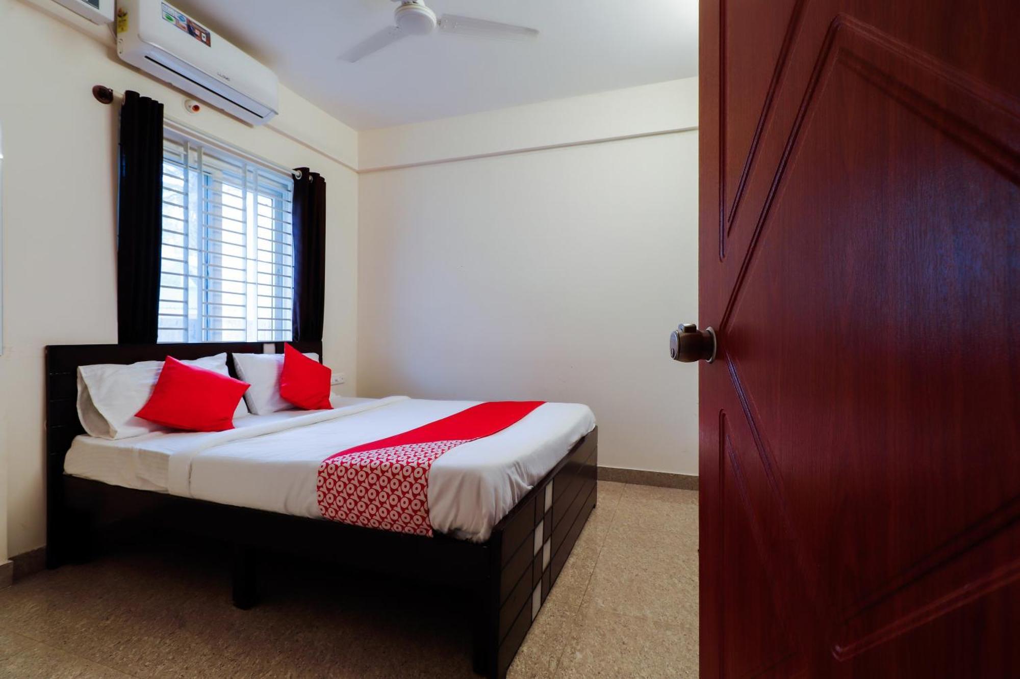 Super Gn Collection O Near Rajajinagar Industrial Estate Hotel Bangalore Bagian luar foto