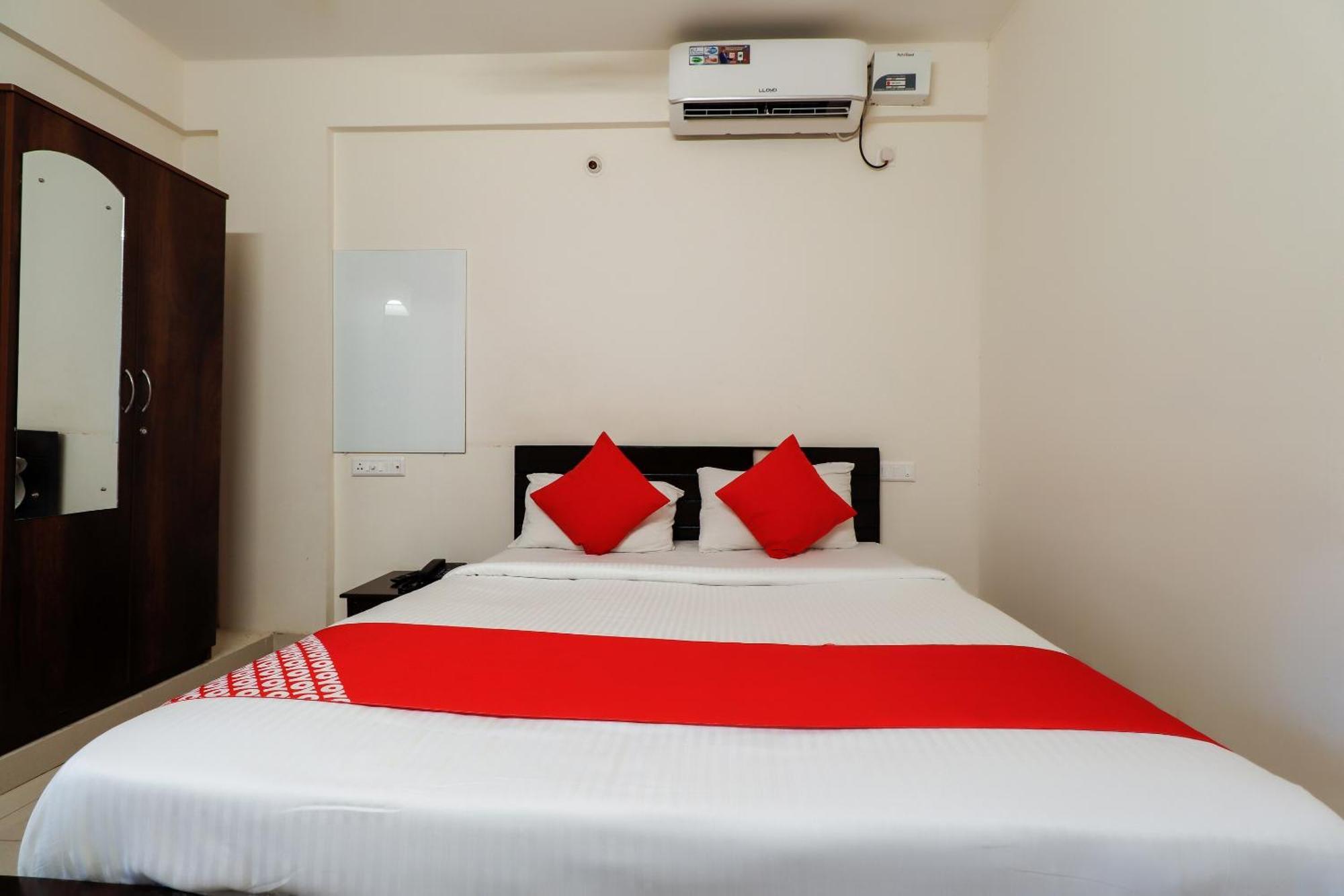 Super Gn Collection O Near Rajajinagar Industrial Estate Hotel Bangalore Bagian luar foto