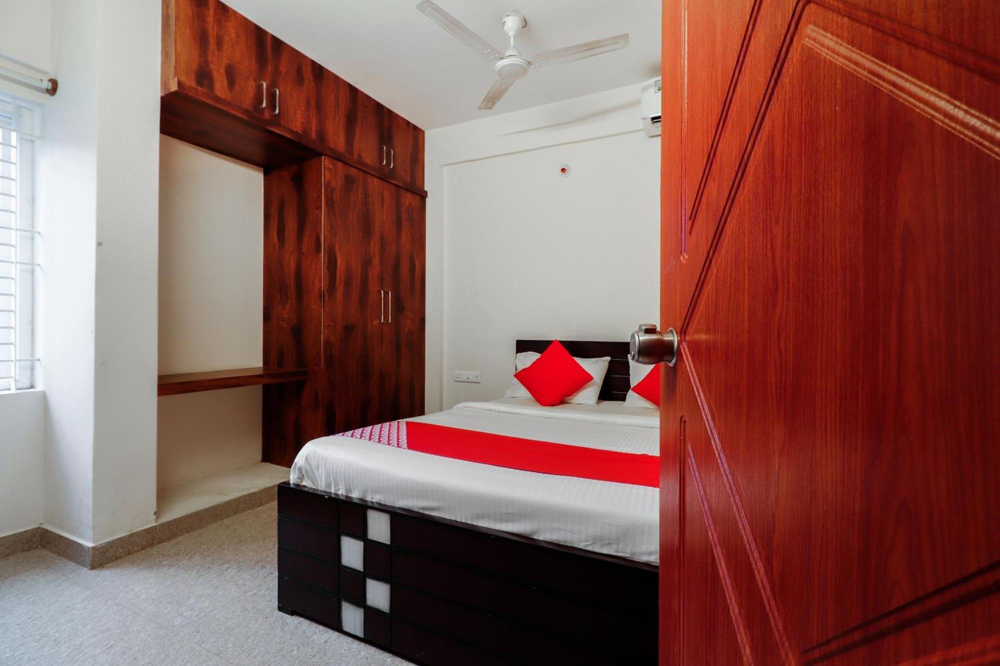 Super Gn Collection O Near Rajajinagar Industrial Estate Hotel Bangalore Bagian luar foto